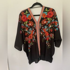 Rose + Olive kimono sleeve, black floral shirt, size large